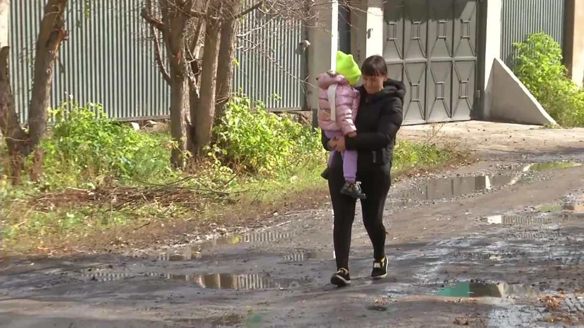 哈萨克斯坦城市基础设施滞后观察:卡拉干达与阿克托别居民面临道路困境